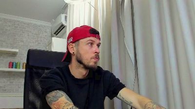 JonahShaw live cam on Cam4