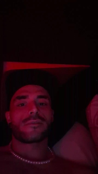 Jonanbcn live cam on Cam4