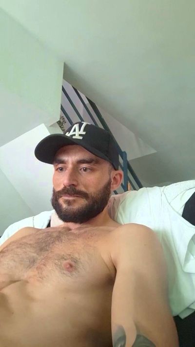 Jonanbcn live cam on Cam4
