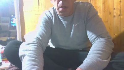 Jonathanum webcam modelo en vivo desde España