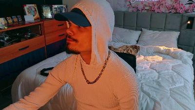 JordanShowLove live cam on Cam4