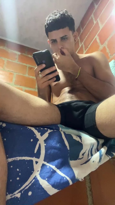 Jordyn2025 live cam on Cam4