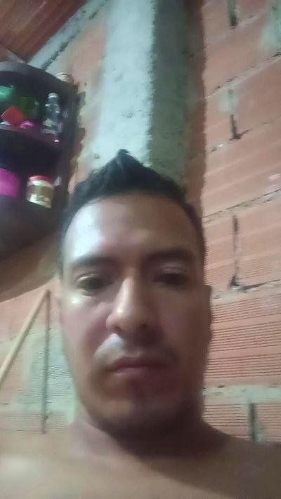 Jose24724 live cam on Cam4