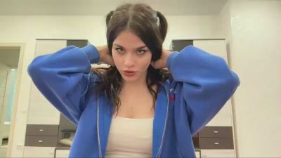 JosephineWines live cam on Cam4