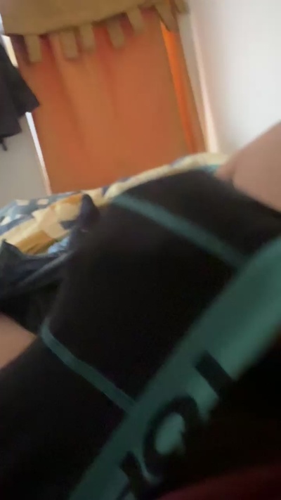 le modèle Joshot20 est en webcam porno dans un show sur le site cam4, il possède les tags suivants: 