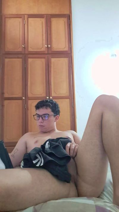 Josue2002hot live cam on Cam4