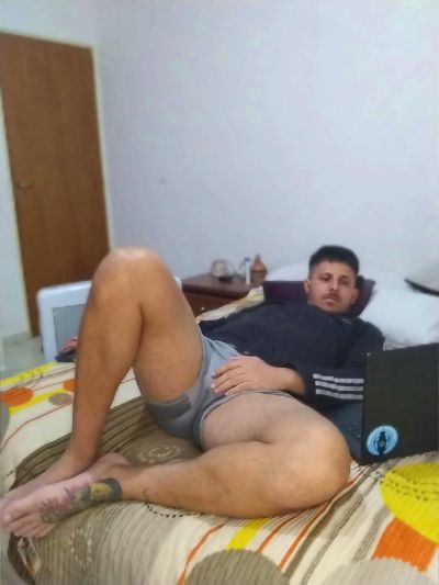 Jota_Show live cam on Cam4