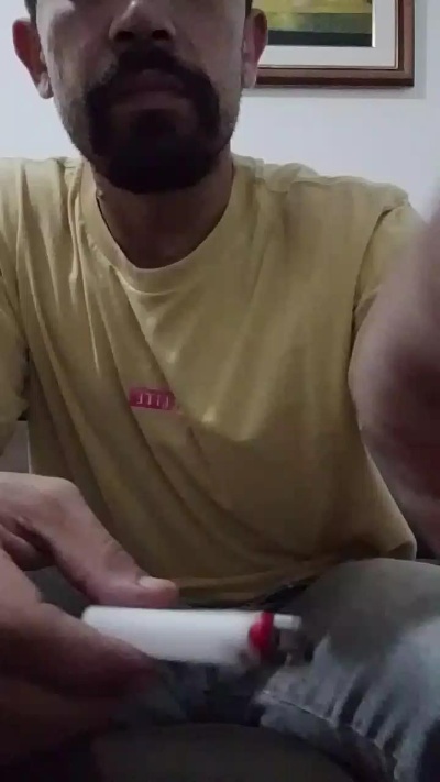 Jovemcwbjlle live cam on Cam4