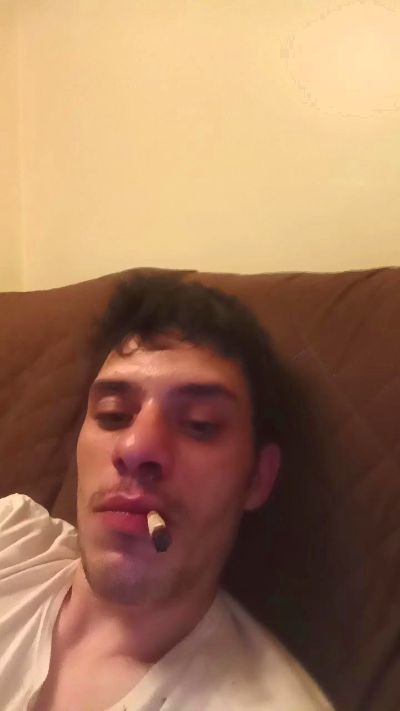 Jovencito1997 live cam on Cam4