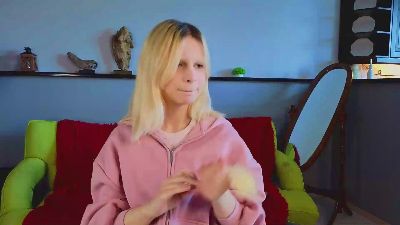 JovitaRohm live cam on Cam4