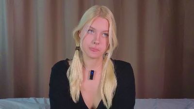 JoyaSpohnholz live cam on Cam4