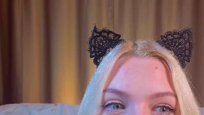 JoyaSpohnholz live cam on Cam4