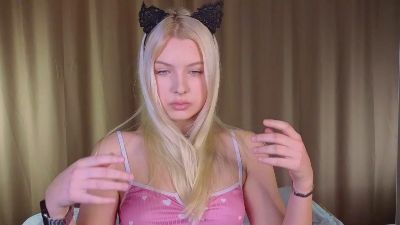 JoyaSpohnholz live cam on Cam4