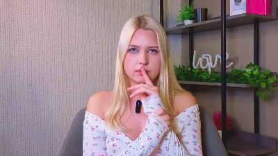 JoyaSpohnholz live cam on Cam4