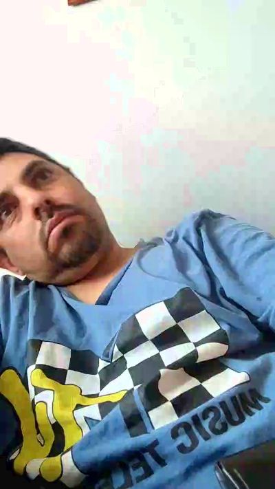 Jrobredo live cam on Cam4