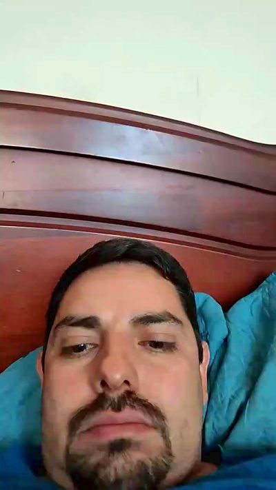 Jrobredo live cam on Cam4