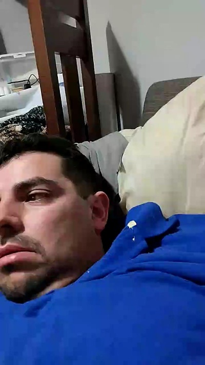 Jrobredo live cam on Cam4