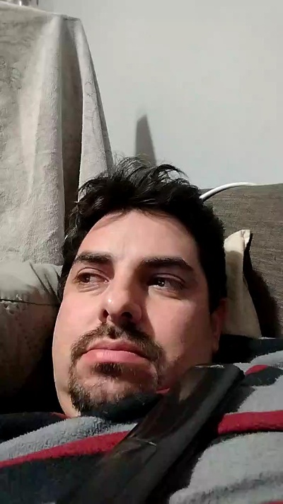 Jrobredo live cam on Cam4