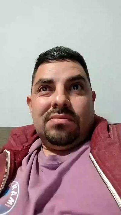 Jrobredo live cam on Cam4