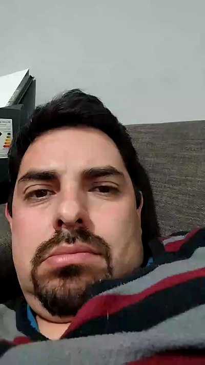 Jrobredo live cam on Cam4