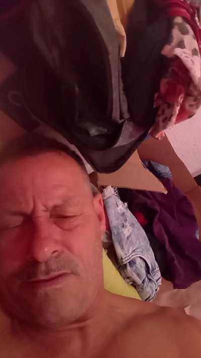 Jstodentro live cam on Cam4