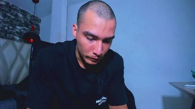 Juan_jsmith live cam on Cam4