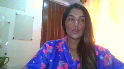 JuanaBrunette7 live cam on Cam4