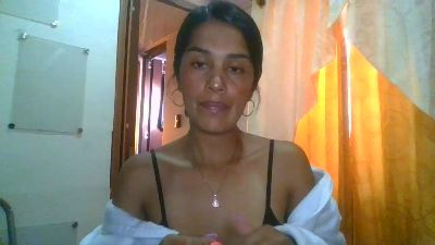 JuanaBrunette7 live cam on Cam4