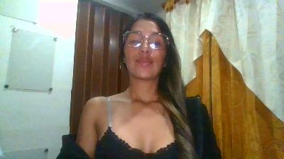 JuanaBrunette7 live cam on Cam4