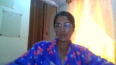 JuanaBrunette7 live cam on Cam4