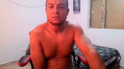 Juanchovergon22 live cam on Cam4