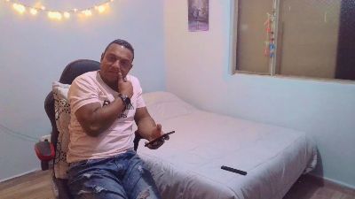 Juanchovergon22 live cam on Cam4
