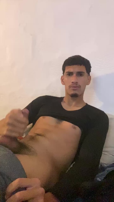 Juanignacioo live cam on Cam4