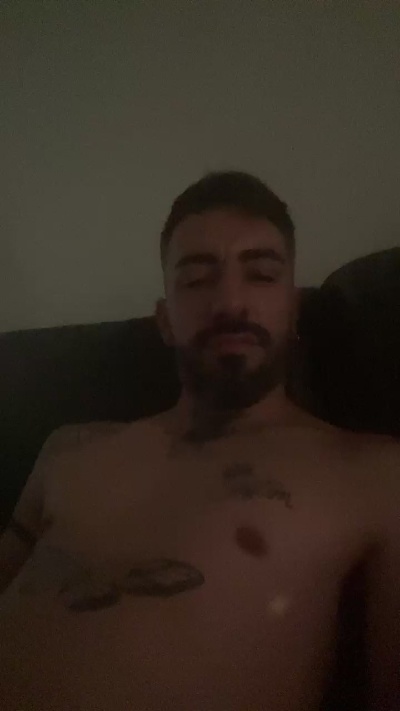 Juaniserraok live cam on Cam4
