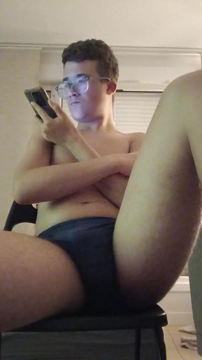 Juanitoo088 live cam on Cam4