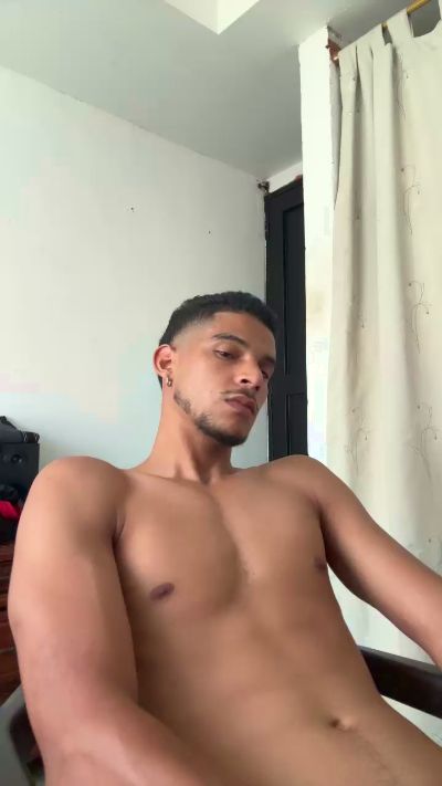 Juanix993 live cam on Cam4