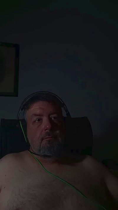 Judah_Kreger live cam on Cam4