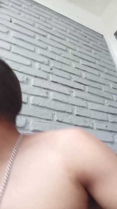 Jugueton_29 live cam on Cam4