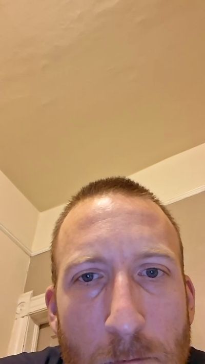 Juicebruce4589 live cam on Cam4