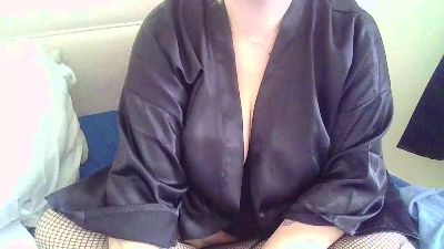 JuicyBlondie37 live cam on Cam4
