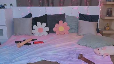 JuicyMilkxxx live cam on Cam4