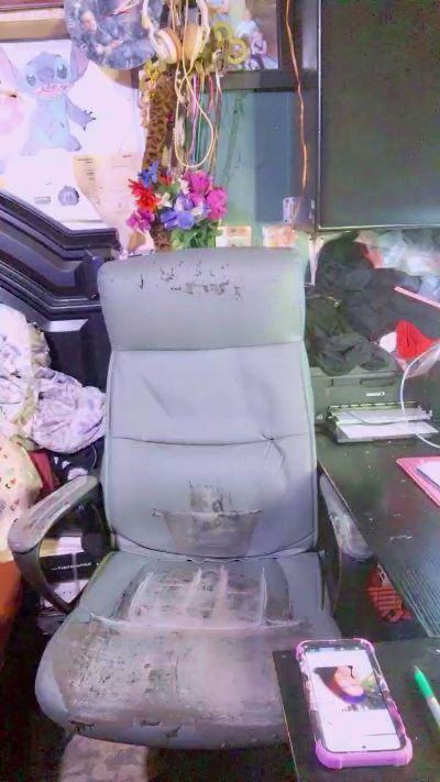 JuicyRobyn96 live cam on Cam4