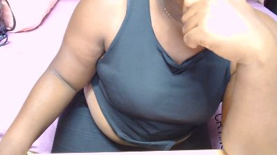 JuicyValentina live cam on Cam4