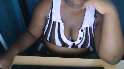 JuicyValentina live cam on Cam4