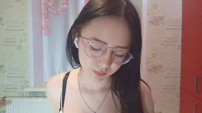 JuliaMaugeri live cam on Cam4