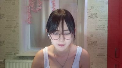 JuliaMaugeri live cam on Cam4