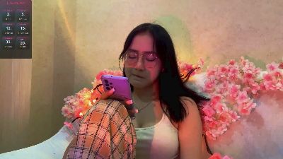 JuliaMaugeri live cam on Cam4