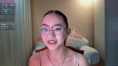 JuliaMaugeri live cam on Cam4