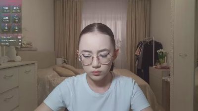 JuliaMaugeri live cam on Cam4