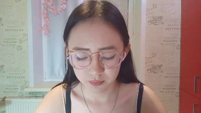 JuliaMaugeri live cam on Cam4